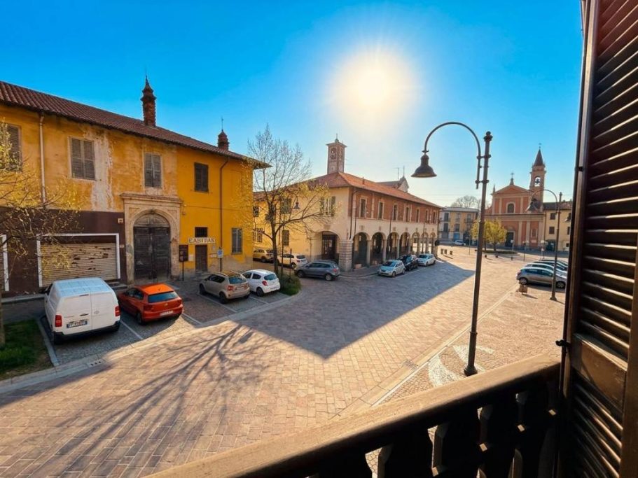 Trilocale piazza Lombardia 37, Centro, Busto Garolfo
